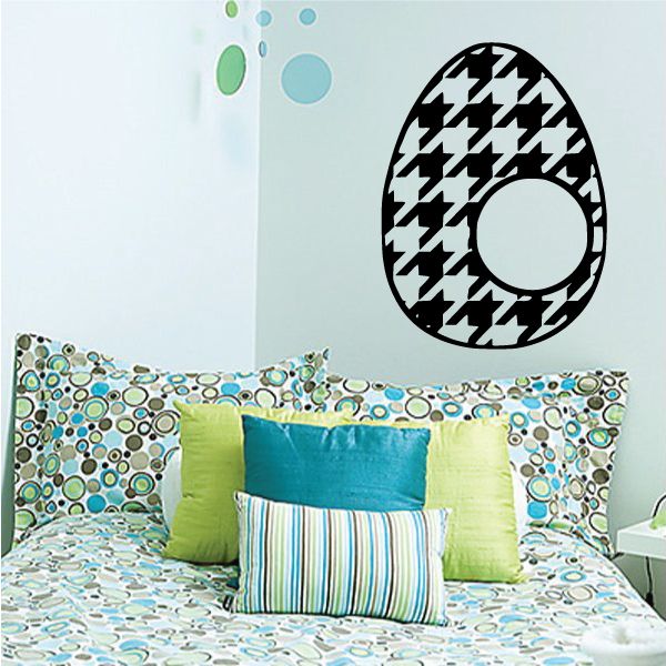 Houndstooth Easter egg wall decal with black-and-white egg outline and center ring