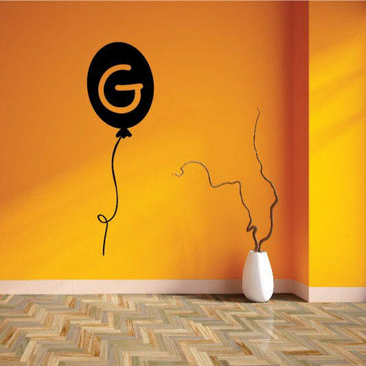 Letter G balloon decal with black balloon and gold letter G