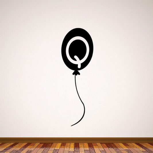 Letter Q balloon decal with black balloon and white outlined Q, includes small string