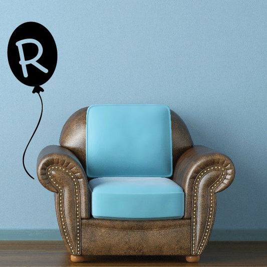 Letter R balloon decal with black balloon and white letter R