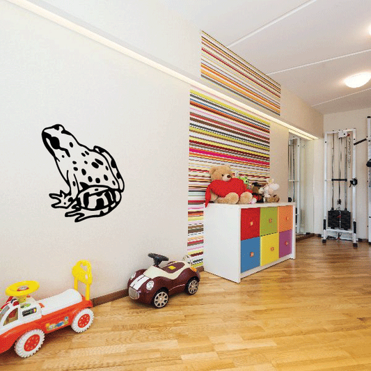 Leopard frog wall decal showing a sitting frog silhouette in black