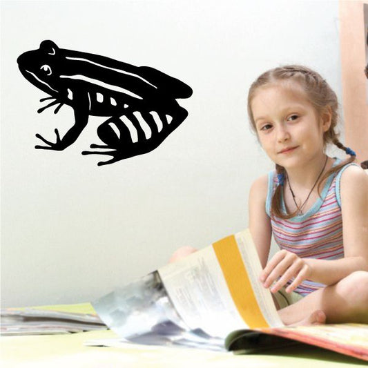 Striped frog wall decal, black with white lines