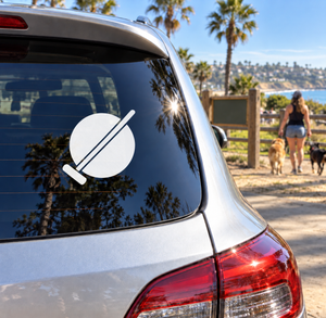 Vinyl polo mallet decal with white circle and diagonal mallet lines on car window