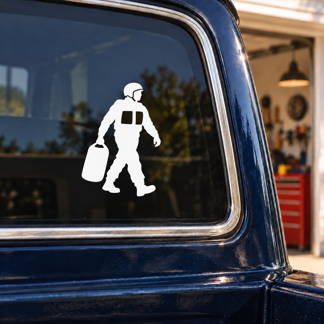 Rafting arrival vinyl decal, white rafter silhouette on blue vehicle window