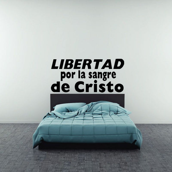 Black typography decal reading 'LIBERTAD por la sangre de Cristo'