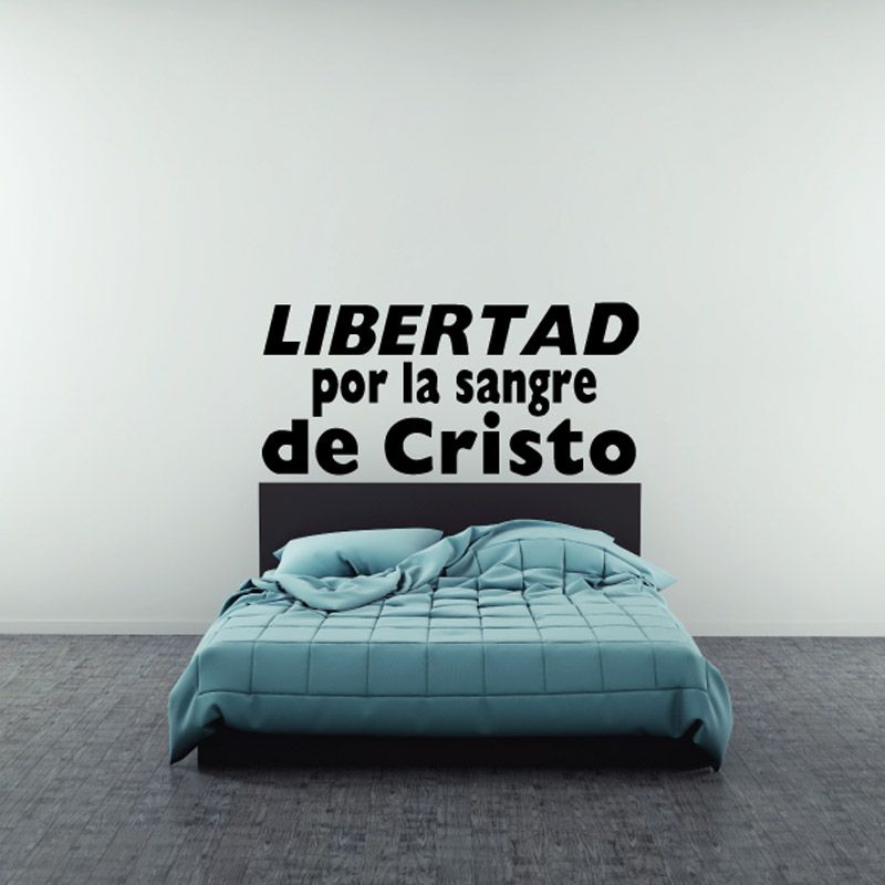 Black typography decal reading 'LIBERTAD por la sangre de Cristo'