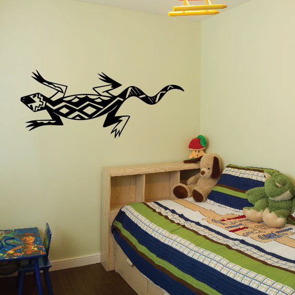Geometric lizard wall decal in black with tribal pattern outline