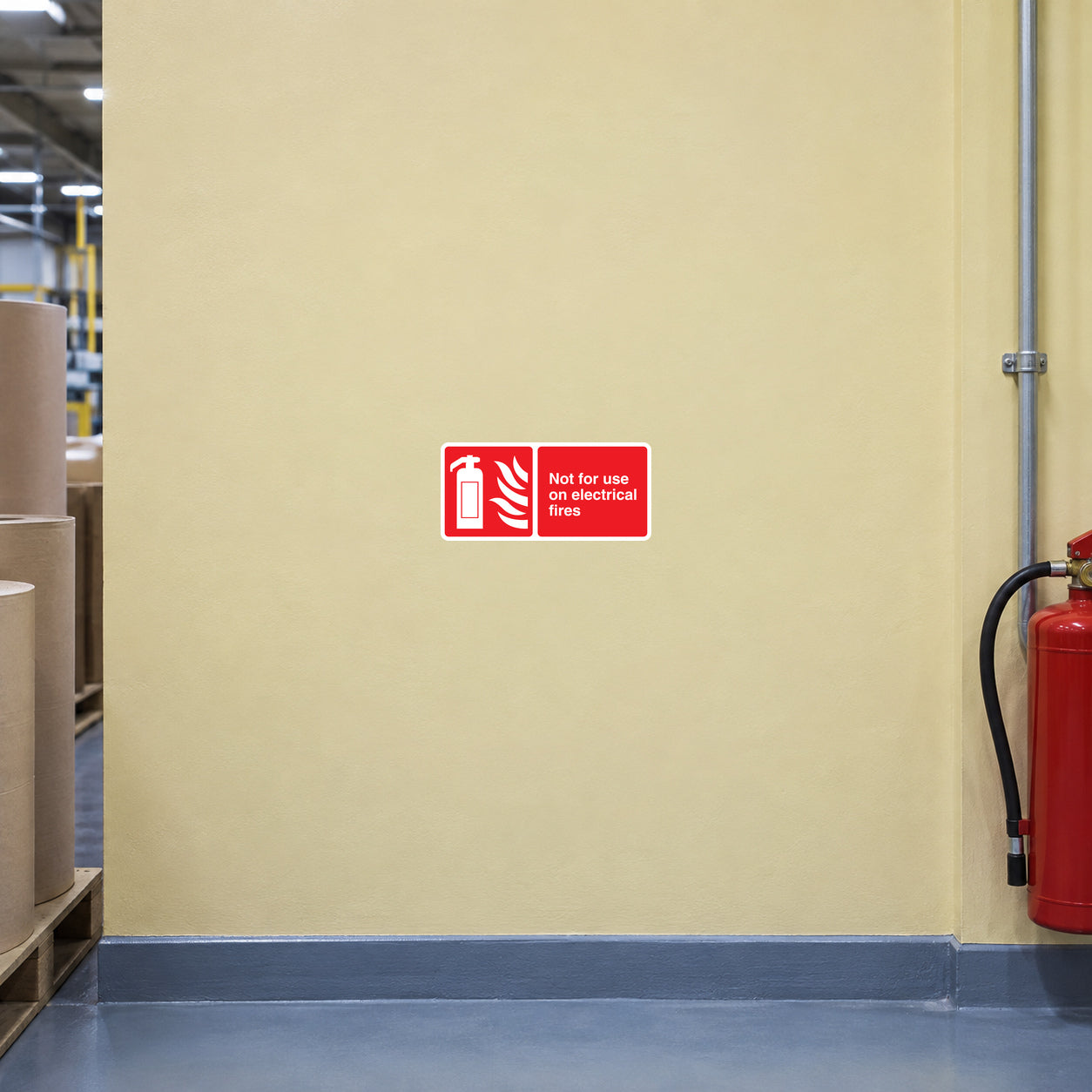 Red safety sign sticker: Not for use on electrical fires, white symbol and border