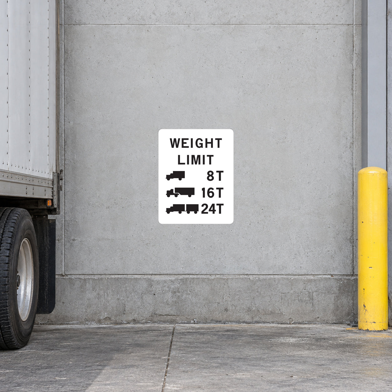 Road sign sticker: white square with black weight limit text and vehicle axle numbers