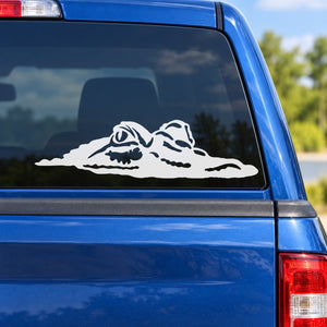 White hunting alligator vinyl decal, silhouette on car window