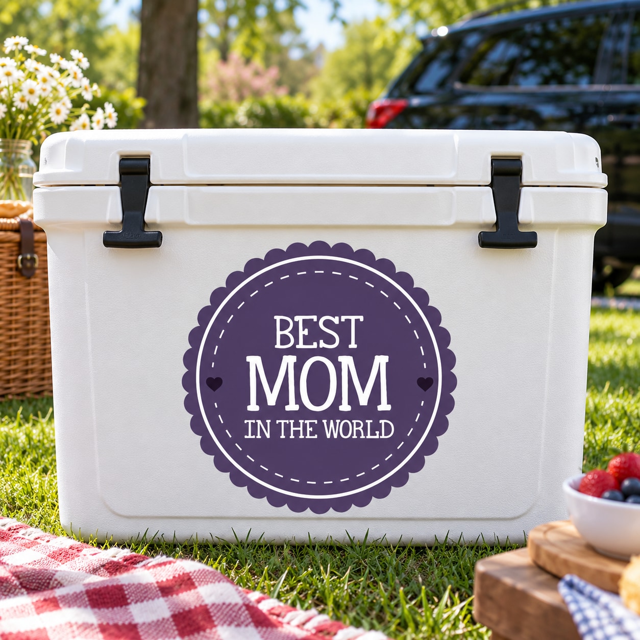 Best Mom In The World Circle Scallop Edge Sticker — illustrative vinyl decal application mockup. Surrounding objects are not included.