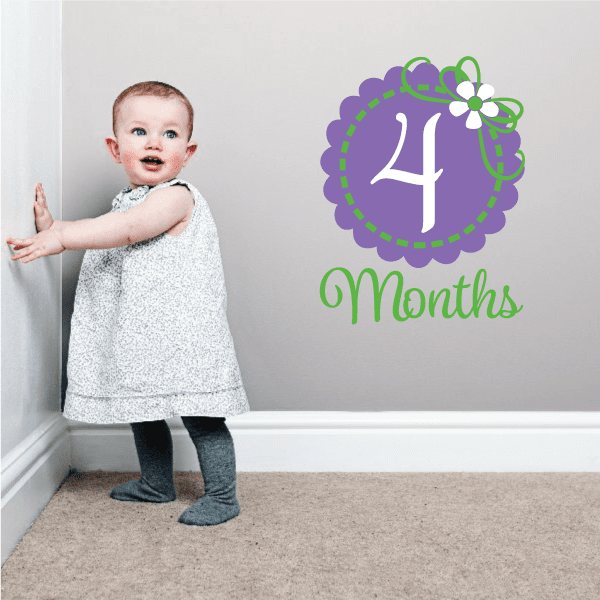 Purple baby growth wall decal: '4 Months' with '4'