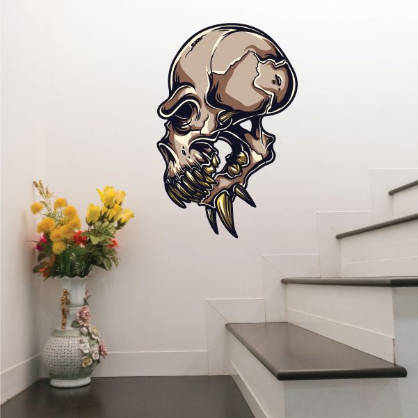 Alien skull sticker with helmet-like head and detailed teeth, black and tan outline