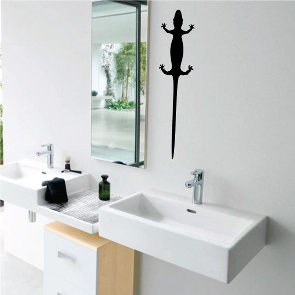 Image of Straight Hanging Gecko Decal